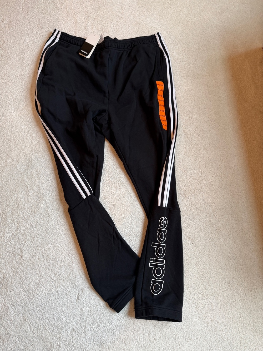 NWT Adidas men's 3-stripes linear fleece pants in black and white. xxl size